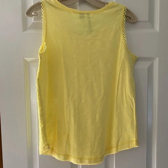 Yellow Lace Tank - Picture 4 of 4
